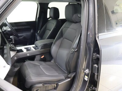 صورة 5 لـ 2025 LAND Rover DEFENDER