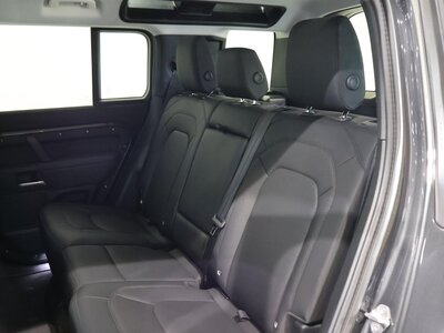 صورة 7 لـ 2025 LAND Rover DEFENDER