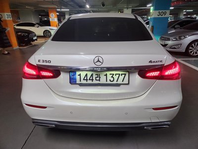 MERCEDES-BENZ E-CLASS - 4