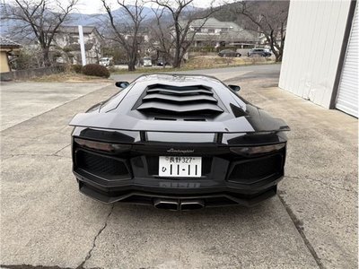 LAMBORGHINI AVENTADOR - 8
