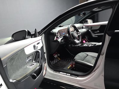 MERCEDES-BENZ CLA - 10