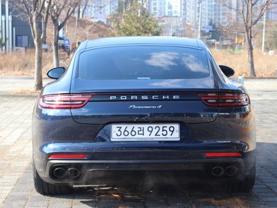 PORSCHE PANAMERA - 3