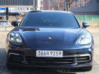 PORSCHE PANAMERA - 1