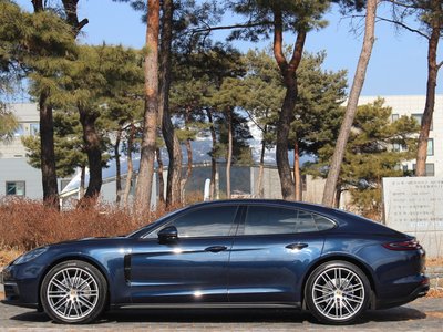 PORSCHE PANAMERA - 2