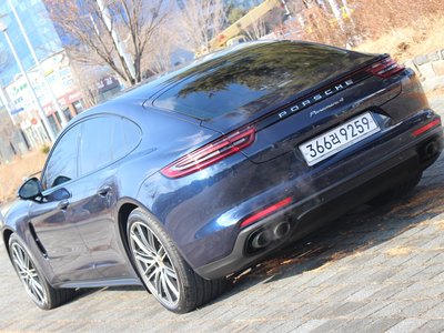 PORSCHE PANAMERA - 7
