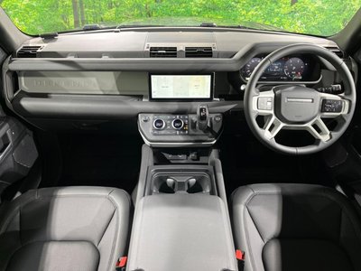 LAND ROVER DEFENDER - 2