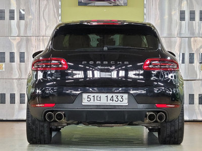 PORSCHE MACAN - 3