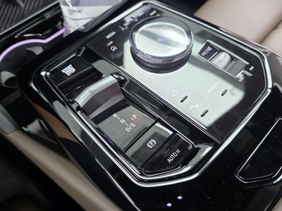 2025 BMW 5 SERIES — миниатюра 12