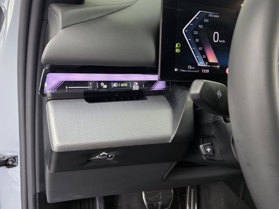 2025 BMW 5 SERIES — миниатюра 22