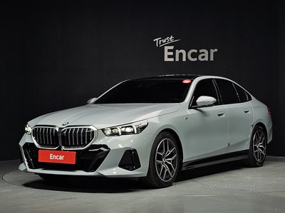 صورة 1 لـ 2025 BMW 5 SERIES