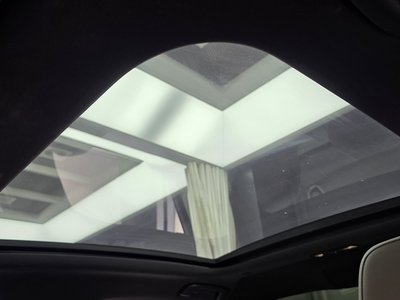 2025 BMW 5 SERIES — миниатюра 25