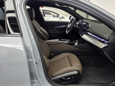 2025 BMW 5 SERIES — миниатюра 17