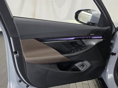 2025 BMW 5 SERIES — миниатюра 14
