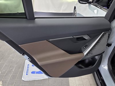 2025 BMW 5 SERIES — миниатюра 15