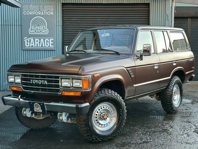 TOYOTA LAND CRUISER - 1