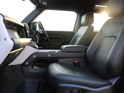 LAND ROVER DEFENDER - 10