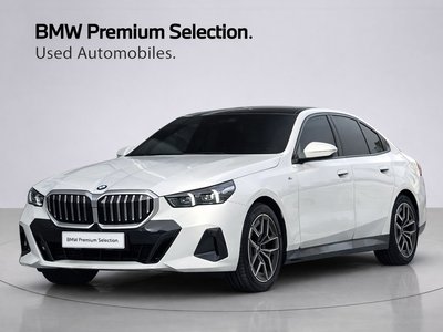 BMW 5 SERIES - 1