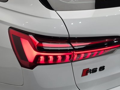 صورة 10 لـ 2021 AUDI RS6