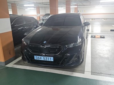 BMW I5 - 1