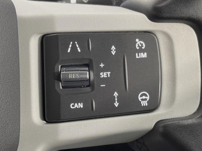 LAND ROVER DEFENDER - 7