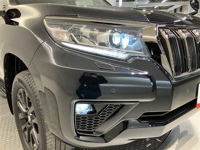 TOYOTA LAND CRUISER PRADO - 8