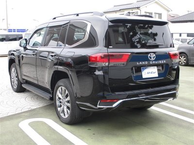 TOYOTA LAND CRUISER 300 - 6