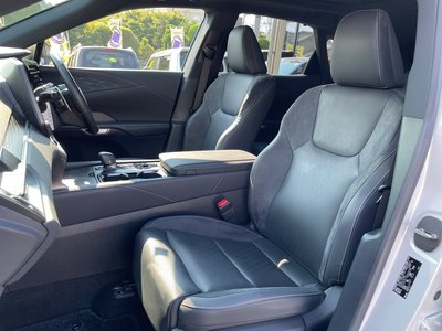 2023 Lexus RX thumbnail 11