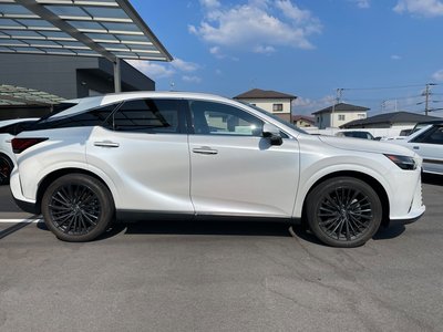 صورة 3 لـ 2023 Lexus RX