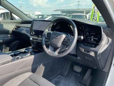 صورة 7 لـ 2023 Lexus RX