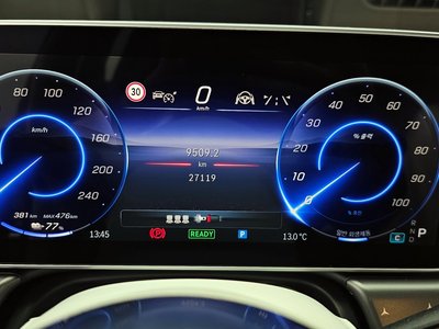 MERCEDES-BENZ EQE - 8