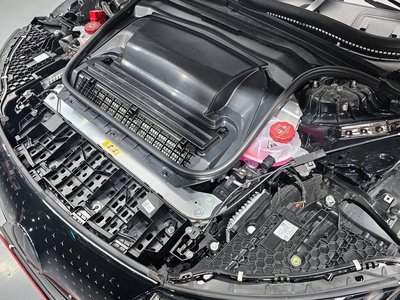 MERCEDES-BENZ EQE - 7