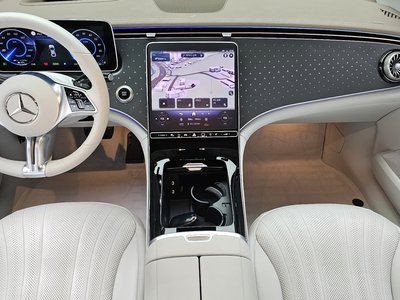 MERCEDES-BENZ EQE - 5