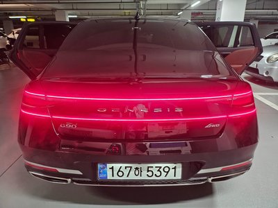 2025 Genesis G90 photo 6