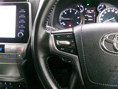 TOYOTA LAND CRUISER PRADO - 9