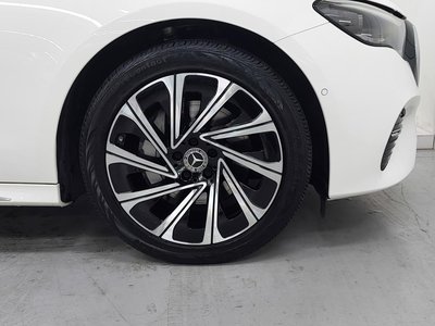 MERCEDES-BENZ E-CLASS - 6