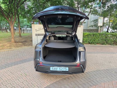 TESLA MODEL Y - 5