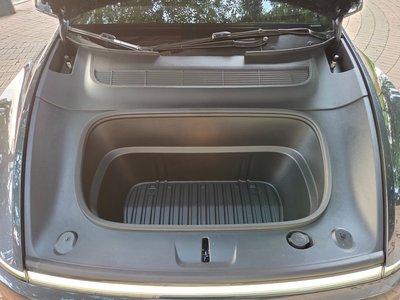 TESLA MODEL Y - 8