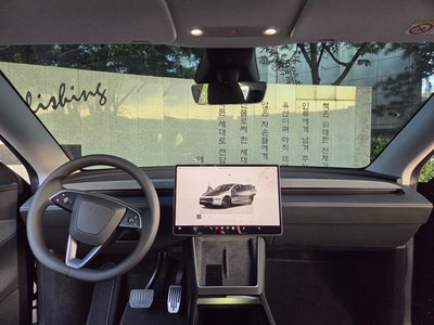 TESLA MODEL Y - 9