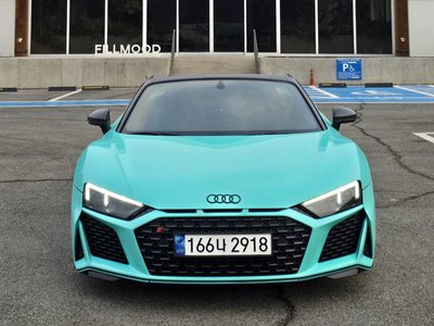 AUDI R8 - 1
