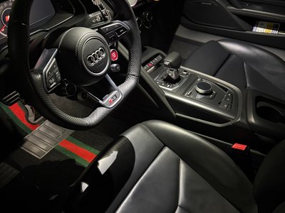 AUDI R8 - 5