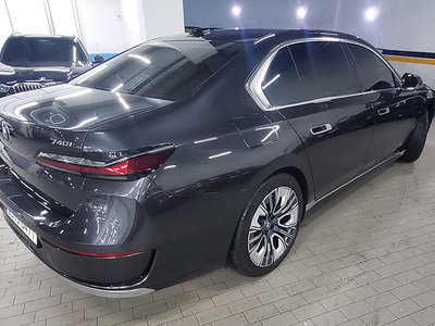 BMW 7 SERIES - 3