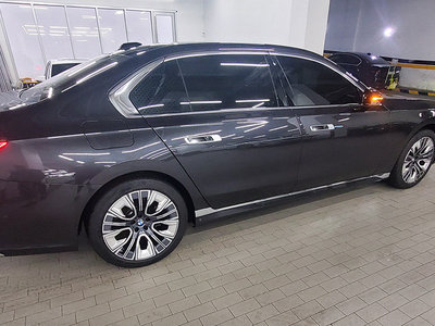 BMW 7 SERIES - 2