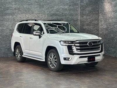 TOYOTA LAND CRUISER 300 - 7