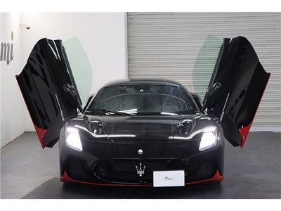 2022 Maserati MC20 thumbnail 11