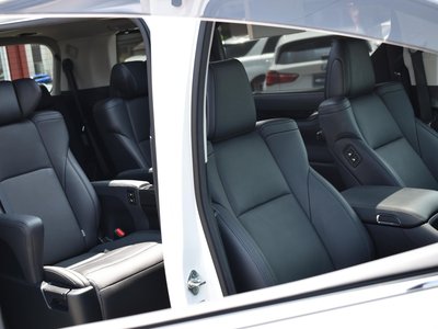 2023 Toyota ALPHARD — фото 10