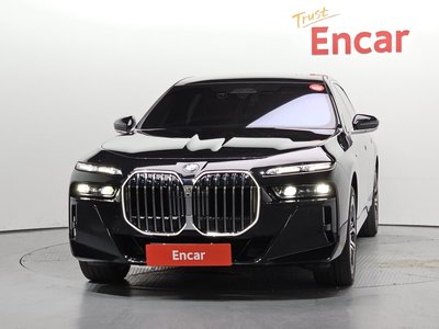 2024 BMW 7 SERIES photo 2