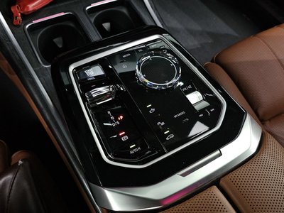 2024 BMW 7 SERIES photo 9