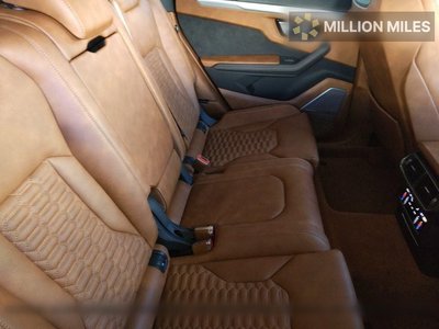 LAMBORGHINI URUS - 6