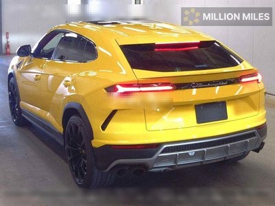 LAMBORGHINI URUS - 2