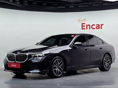 BMW 5 SERIES - 1